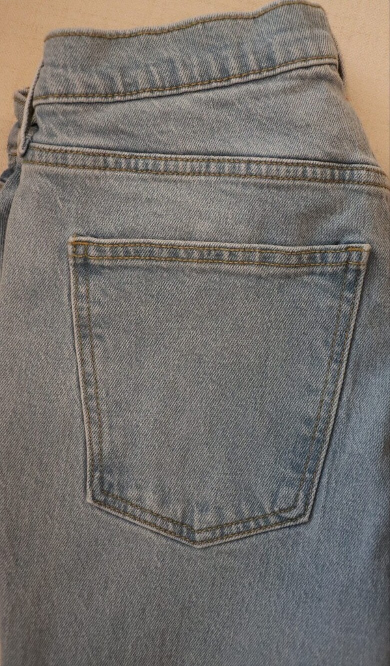 Universal Light Wash Straight Jeans with Classic Pocket